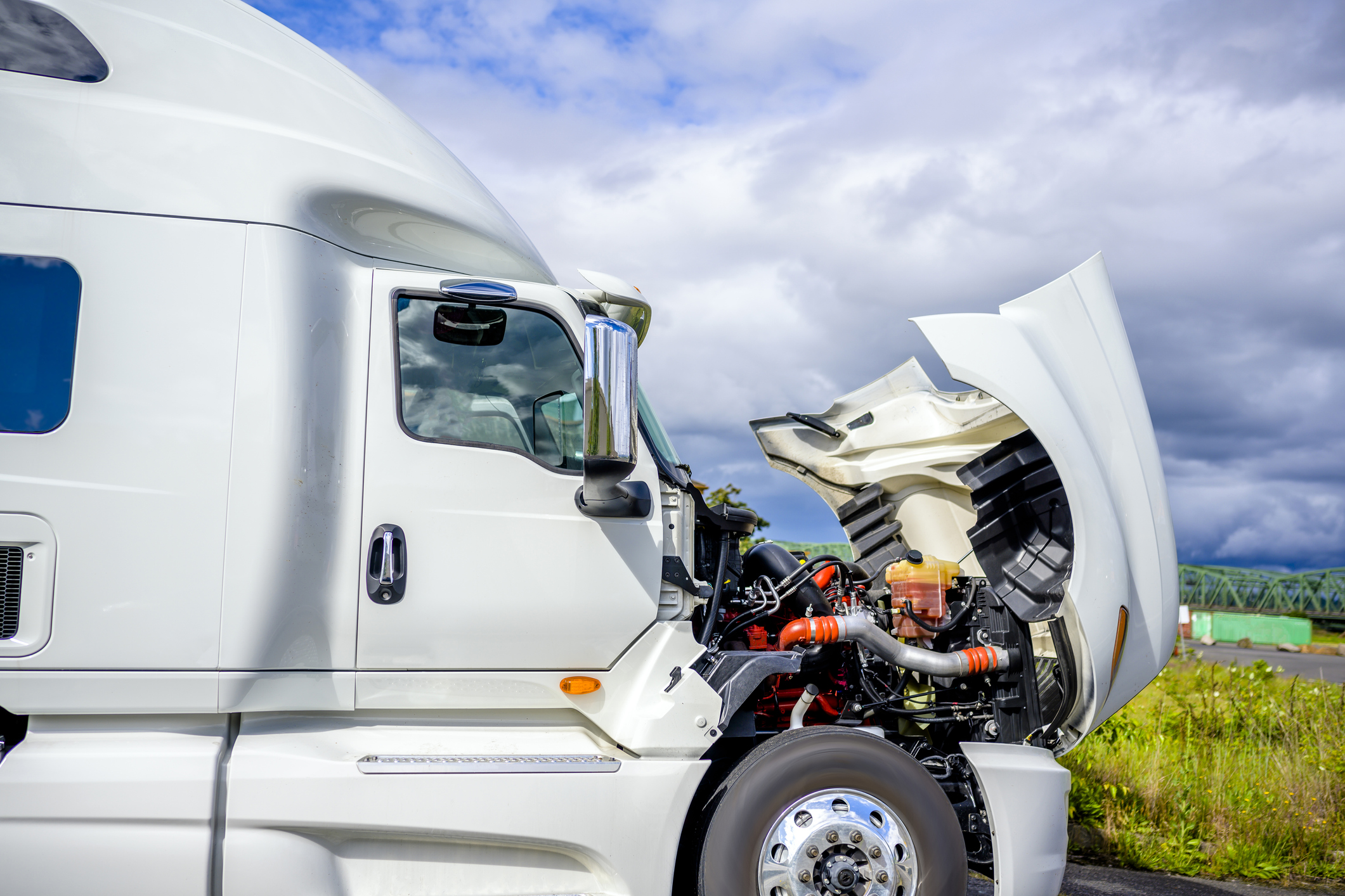 Emergency Truck Repair Services: Your Lifeline on the Road